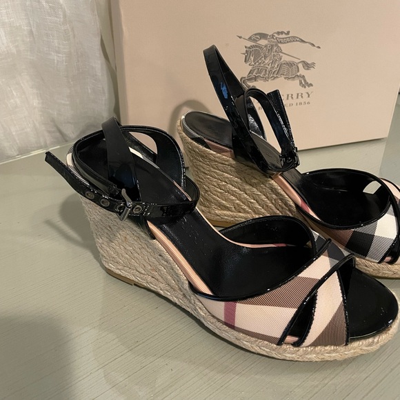 AUTHENTIC BURBERRY WEDGES SIZE EUR 39 US SIZE 8 - Picture 3 of 6